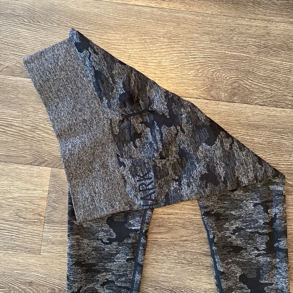 Gymshark OG Seamless Body Perfecting Camo Leggings (no longer available) - Picture 9 of 9